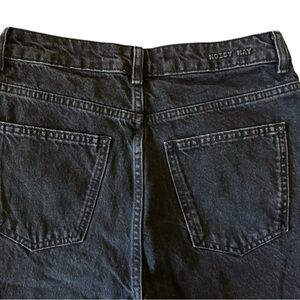 Noisy May Women’s Ankle Mom Jeans. Waist 28 inseam 30. Color Black.
